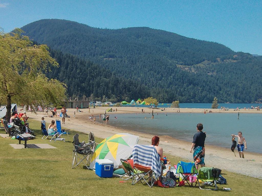 Harrison Lake Hotel Harrison Hot Springs Buitenkant foto
